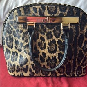 Elegant Leopard Print Satchel with Black Handles